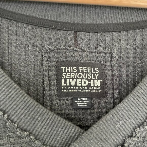 American Eagle Big Hug V Neck Waffle Charcoal Gray Sweatshirt Size Small - Picture 3 of 6
